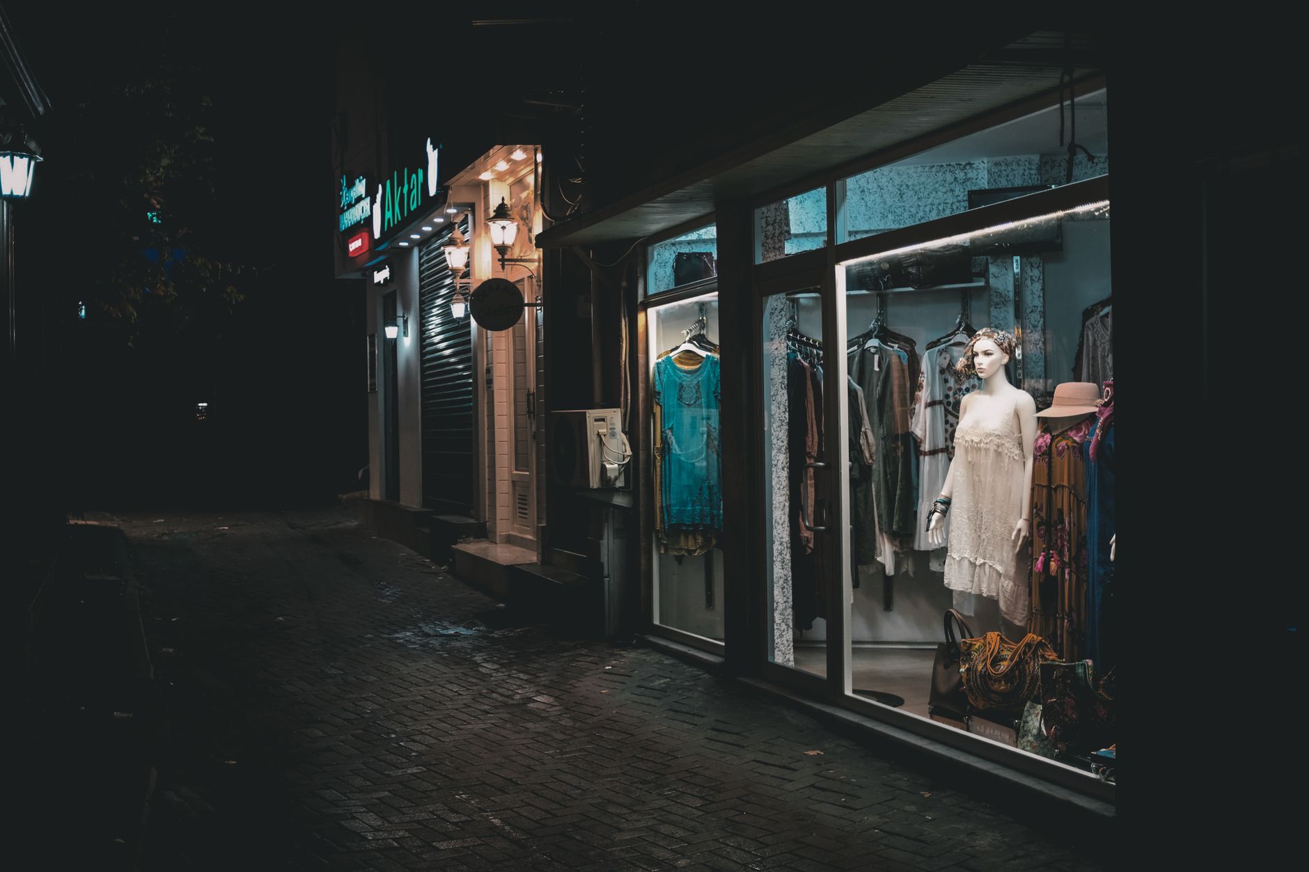 Slikk Dark Stores expansion